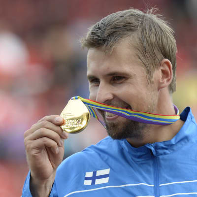 Antti Ruuskanen med EM-guldet 2014.