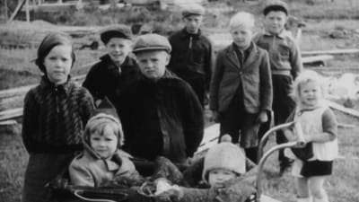 Karelska barn efter tvångsförflyttningen.