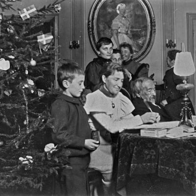 Jul hos familjen Topelius, 1897