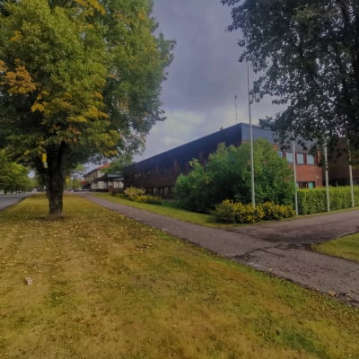 Byggnad i rött tegel.