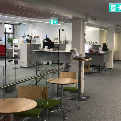 Ammattikorkeakoulu Centrian kirjasto.