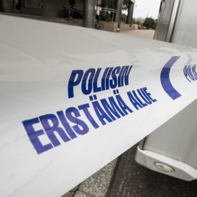 Poliisin eristämä alue.