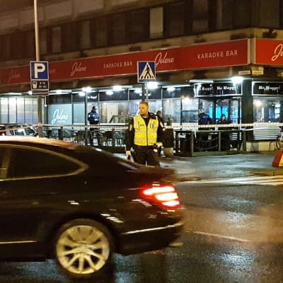 Poliisin eristämä ravintola Porin keskustassa.