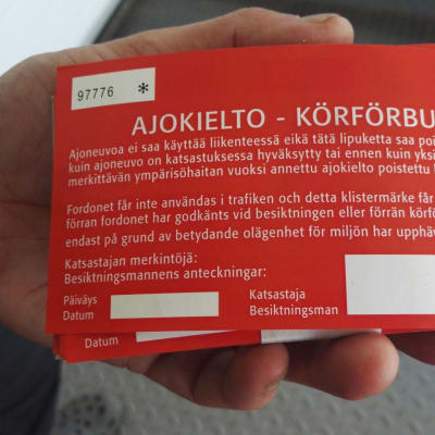 Punainen ajokieltotarra