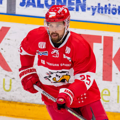 Axel Holmström på isen.