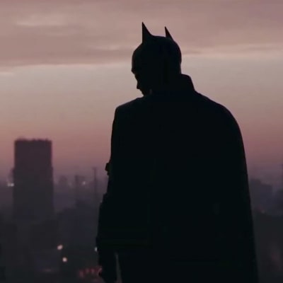 Pysäytyskuva Matt Reevesin ohjaaman Batman -elokuvan kohtauksesta.
