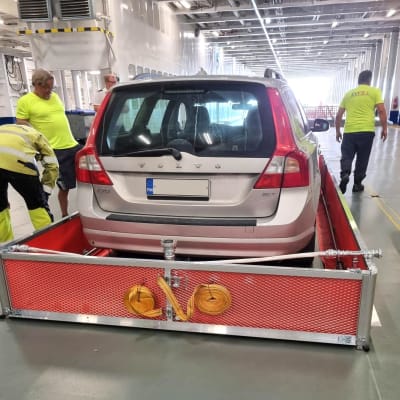 En släckningsbassäng för elbilar.