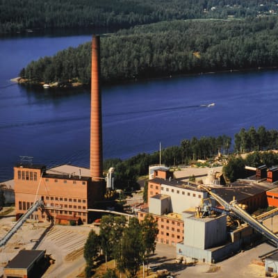 Kuvassa ilmakuva tehtaasta. Suomen kuitulevy oy.