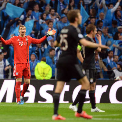 Manuel Neuer och Bayern spelarna illa ute mot Porto.