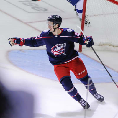 Alexandre Texier pääsi maalien makuun NHL:n pudotuspeleissä Tampa Bay Lightningia vastaan.
