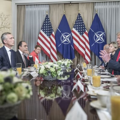 Natos generalsekreterare Jens Stoltenberg träffade USA:s president över frukost i Bryssel på onsdagsmorgon