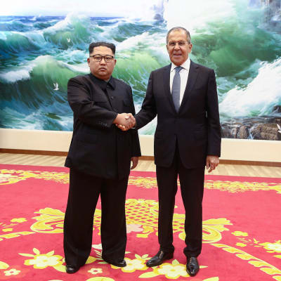 Kim Jong-un ja Sergei Lavrov.