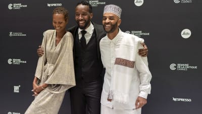 Yasmin Warsame, Khadar Ayderus Ahmed och Omar Abdi på premiären i Cannes.