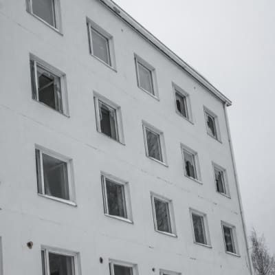 Siilinjärven Harjamäessä Pasurintiellä sijaitseva hylätty kerrostalo.