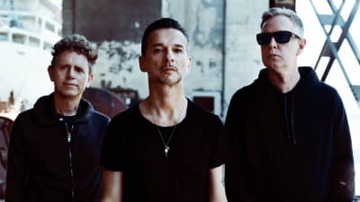 Depeche Mode -yhtye poseeraa. (pr-kuva)