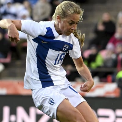 Linda Sällström i landslaget mot Sverige.