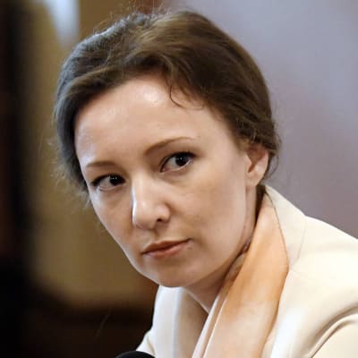 Rysslands respektive Finlands barnombudsman,  Anna Kuznetsova och Tuomas Kurttila