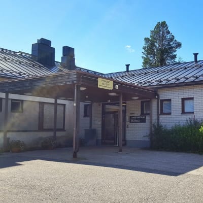 Taivalkosken terveyskeskus vuonna 2017.