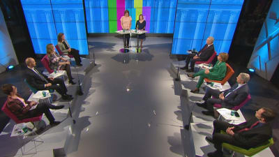 Skärmdump från Svenska Yles tvåspråkiga valdebatt den 8 april 2019.