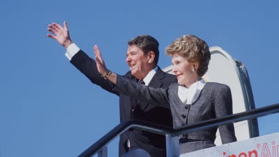 Nancy ja Ronald Reagan saapuvat Suomeen 1988