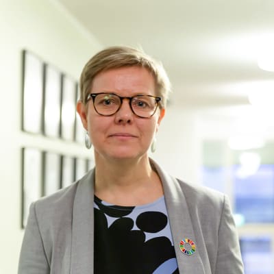 Ympäristö- ja ilmastoministeri Krista Mikkonen (vihr.)