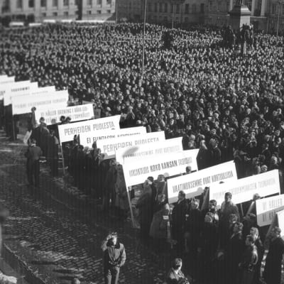 Generalstrejken 1956, Senatstorget i Helsingfors