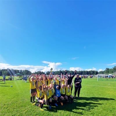 KSF fotbollsflickor årgång 2011 vinner guld på Wasacup.