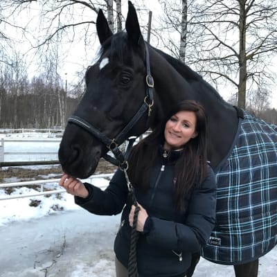 Sophia Backlund med sin häst Hilton II