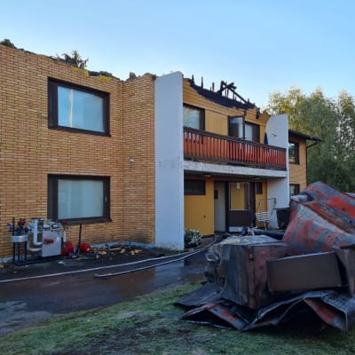 Rantasalmen kirkonkylässä ositteessa Siilinkuja kerrostalo paloi pahoin syyskuussa 2021. 