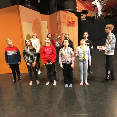 Åbolands teaterskola övar inför storsatsningen Marsipanpojken