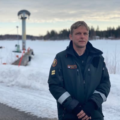 Man i gränsbevakningens uniform. 