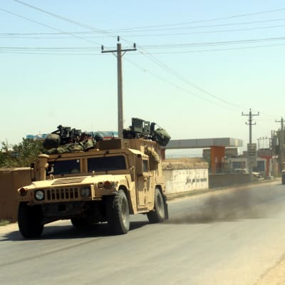 Afghanska armén skickar förstärkningar till striderna mot taliban.