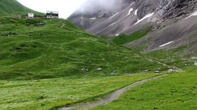 Enda sättet att ta sig till Anhalter Hütte är till fots.