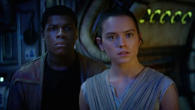 John Boyega och Daisy Ridley i Star Wars: The force awakens.