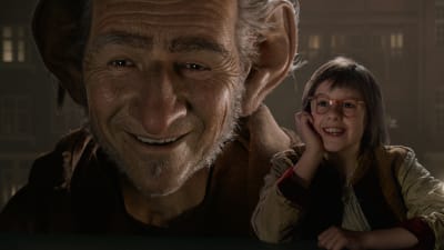 Den stora vänliga jätten (Mark Rylance) och Sophie (Ruby Barnhill)