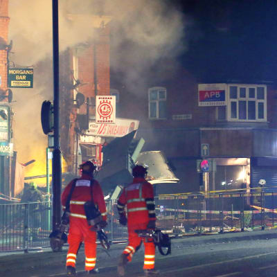 Bostadshus kollapsade efter explosion i Leicester. 