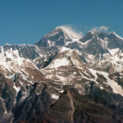 Arkistokuva näyttää, miltä Mount Everest näytti vuonna 1996.