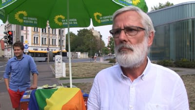 De grönas kandidat Johannes Spenn under valkampanjen i Leipzig