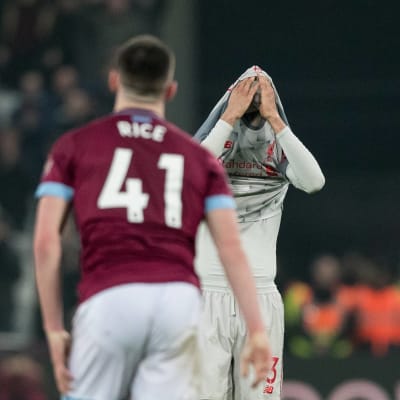 Besvikna miner i Liverpool efter 1-1 borta mot West Ham.