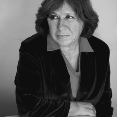 Kirjallisuuden Nobel-palkinnon 2015 saanut kirjailija Svetlana Aleksijevitš