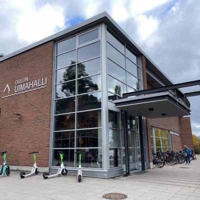 Oulun uimahalli ulkoa