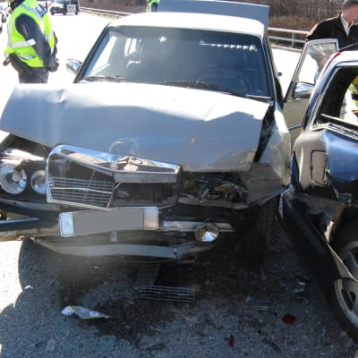Degerömördarens bil efter polisjakten april 2014