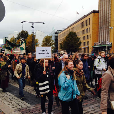 demonstration mot  frihandelsavtalet TTIP