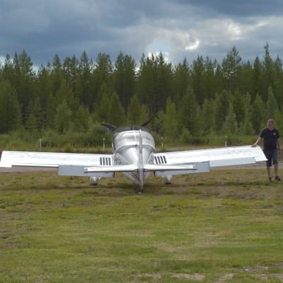 Kuhmon ilmailukerhon Timo Hyvösen lentokone.