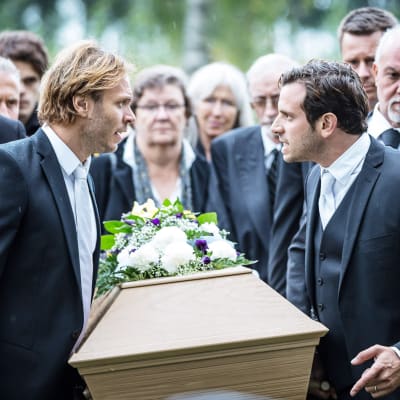 Tjockare än vatten (12)