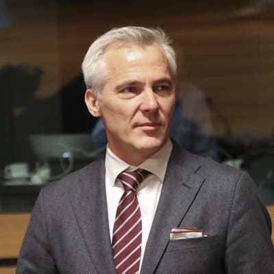 Europaminister Anders Adlercreutz th, Finlands EU-ambassadör Markku Keinänen tv