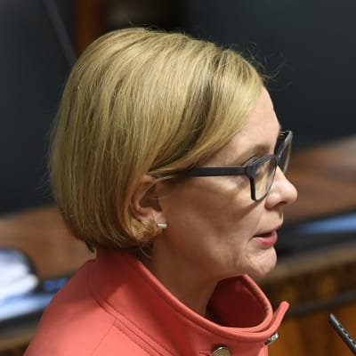 Inrikesminister Paula Risikko (Saml.)