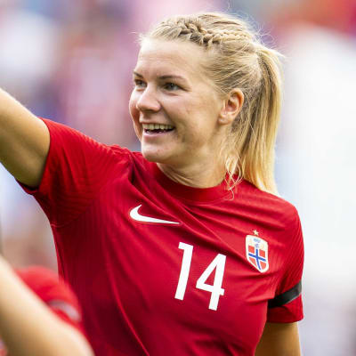 Ada Hegerberg i landslaget.