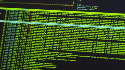 Kod på dataskärm i Hewlett Packards cybersäkerhetscenter i Tyskland 9.9.2014