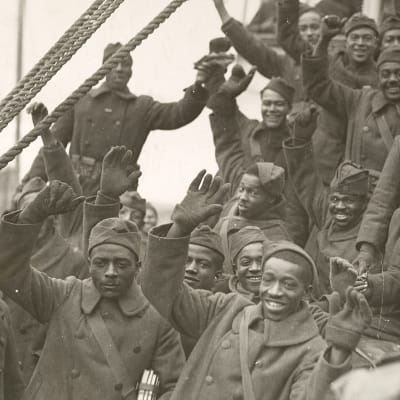 Vuonna 1917 pelkästään afroamerikkalaisista sotilaista koostuva rykmentti liittyi taisteluihin Ranskan johdolla. 